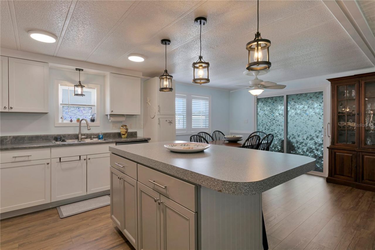 3329 Overcup Oak Terrace , Sarasota, FL 34237 Photo
