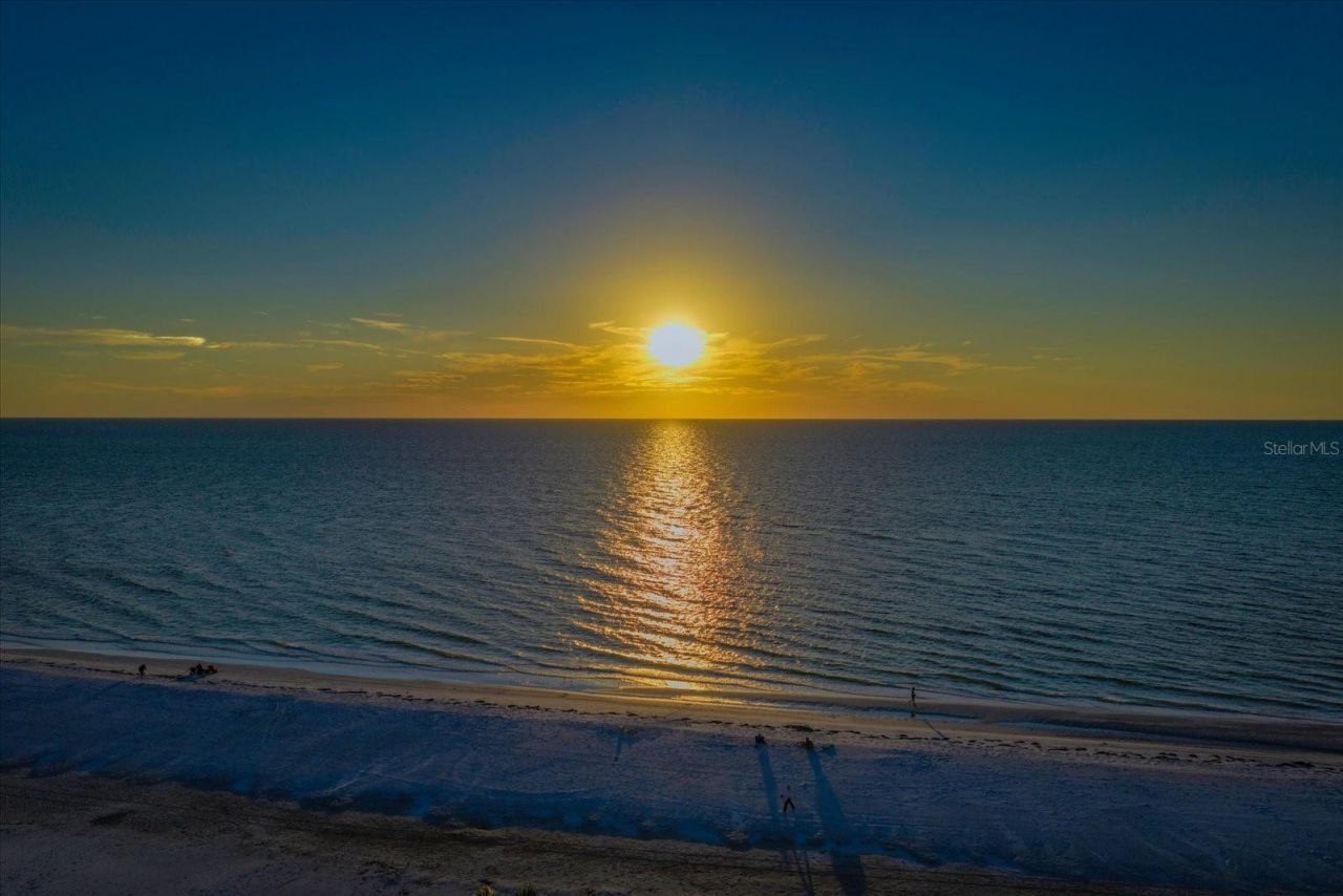 871 Bay Esplanade, Clearwater Beach, FL 33767 Photo