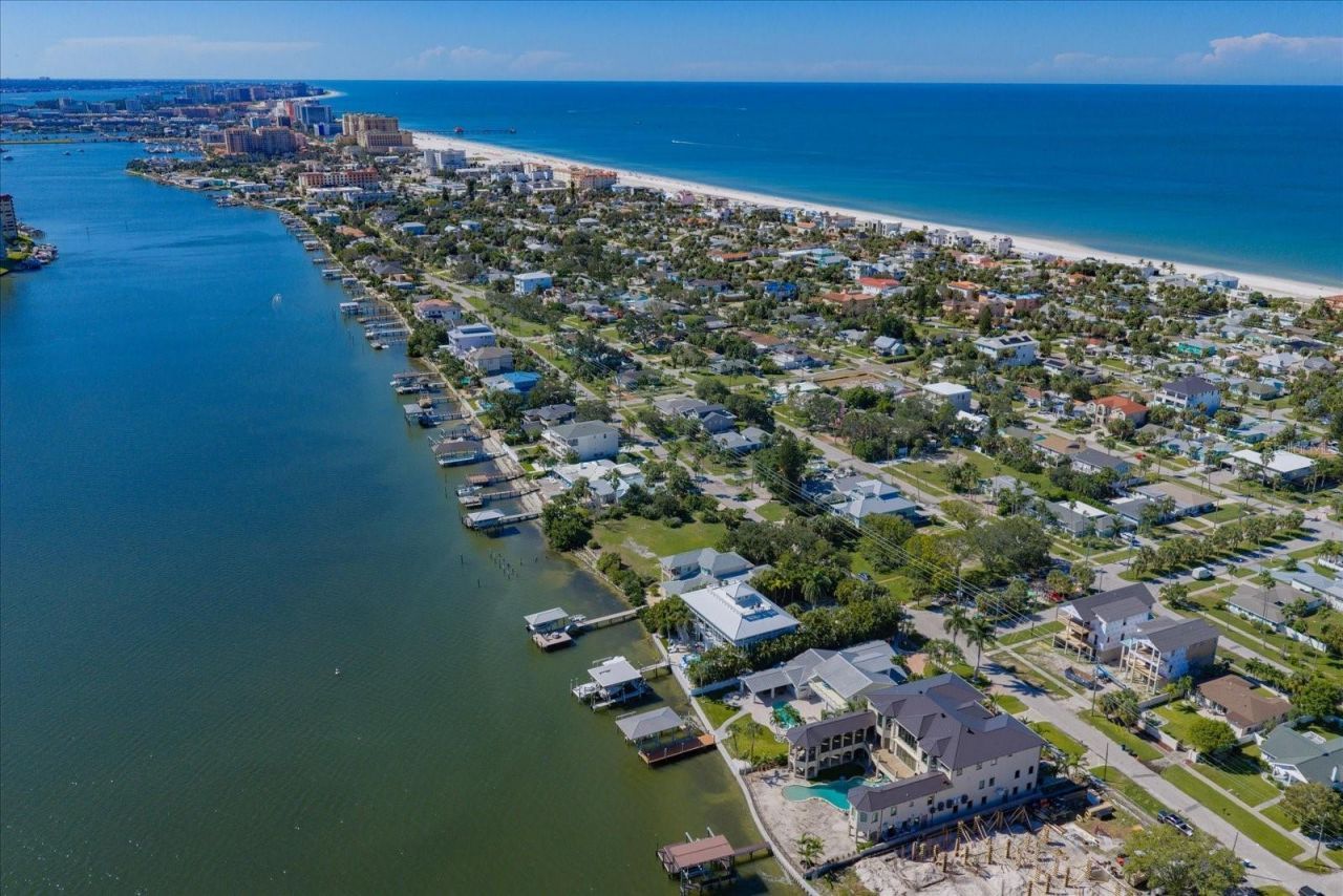 871 Bay Esplanade, Clearwater Beach, FL 33767 Photo
