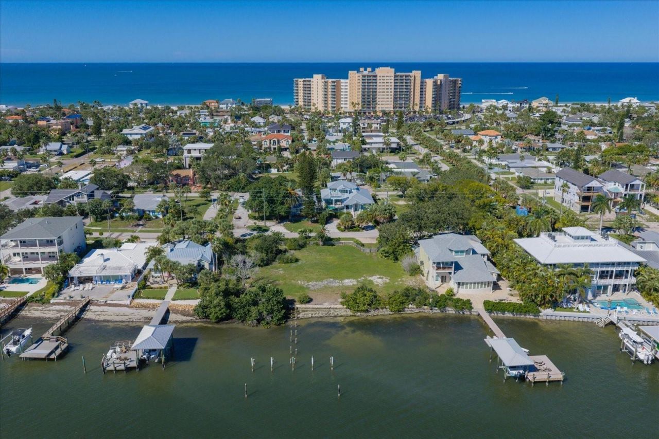 871 Bay Esplanade, Clearwater Beach, FL 33767 Photo