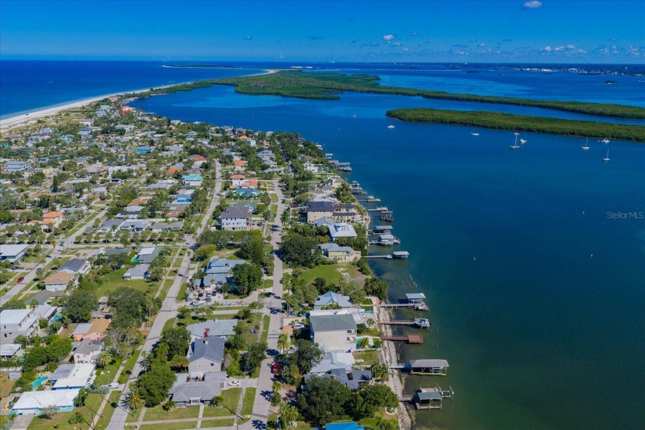 871 Bay Esplanade, Clearwater Beach, FL 33767 Photo
