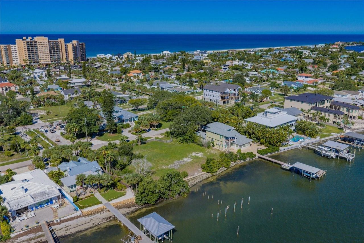 871 Bay Esplanade, Clearwater Beach, FL 33767 Photo