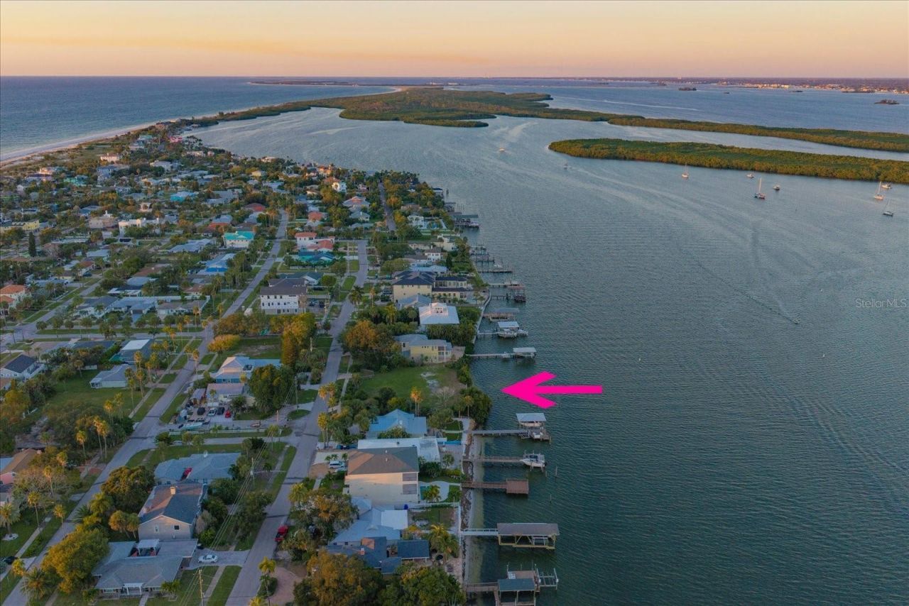 871 Bay Esplanade, Clearwater Beach, FL 33767 Photo