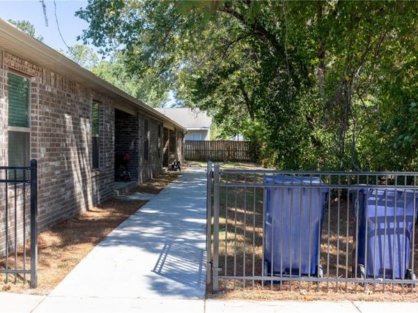 312 W Butler Street , Prairie Grove, AR 72753