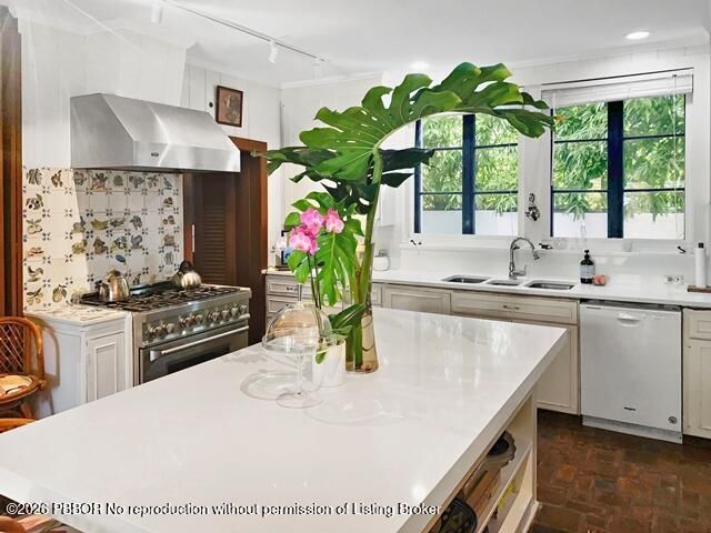 80 Middle Road, Palm Beach, FL 33480 Photo