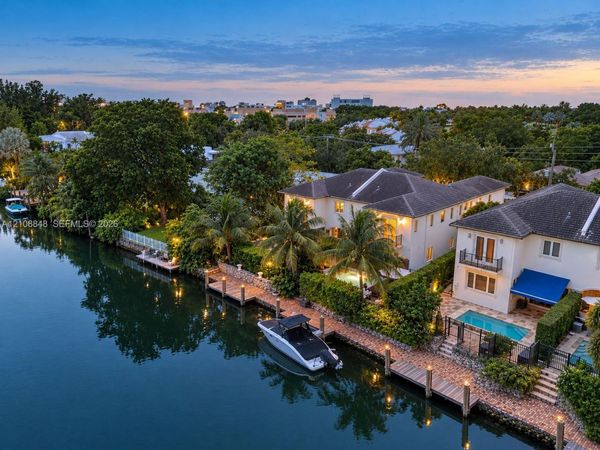 4815 University Dr , Coral Gables, FL 33146