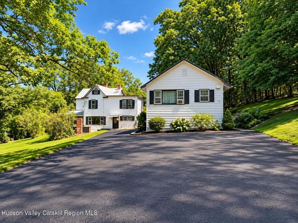 7 Gypsy Point Road, Athens, NY 12015