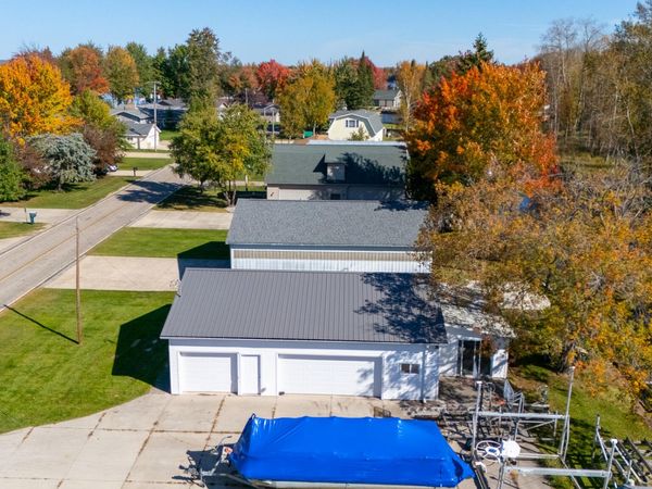 2264 Long Point Drive, Houghton Lake, MI 48629