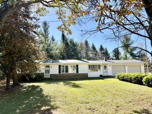 4765 Lake Avenue, Lewiston, MI 49756