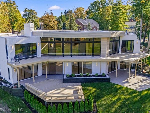 1972 Sherwood Glen, Bloomfield Township, Mi 48302