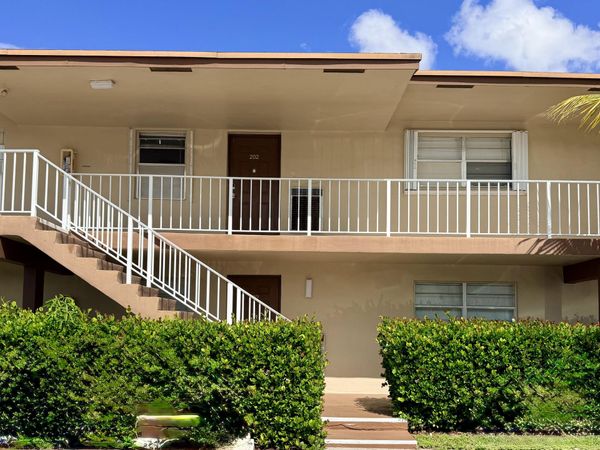 7505 NW 5TH Court, Unit 102, Margate, FL 33063