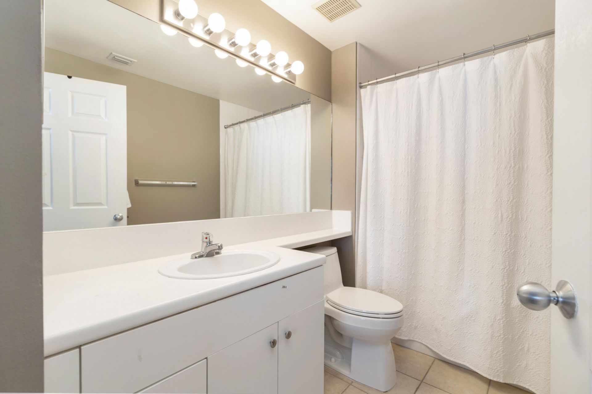 616 Clearwater Park Road, Unit 412, West Palm Beach, FL 33401 Photo