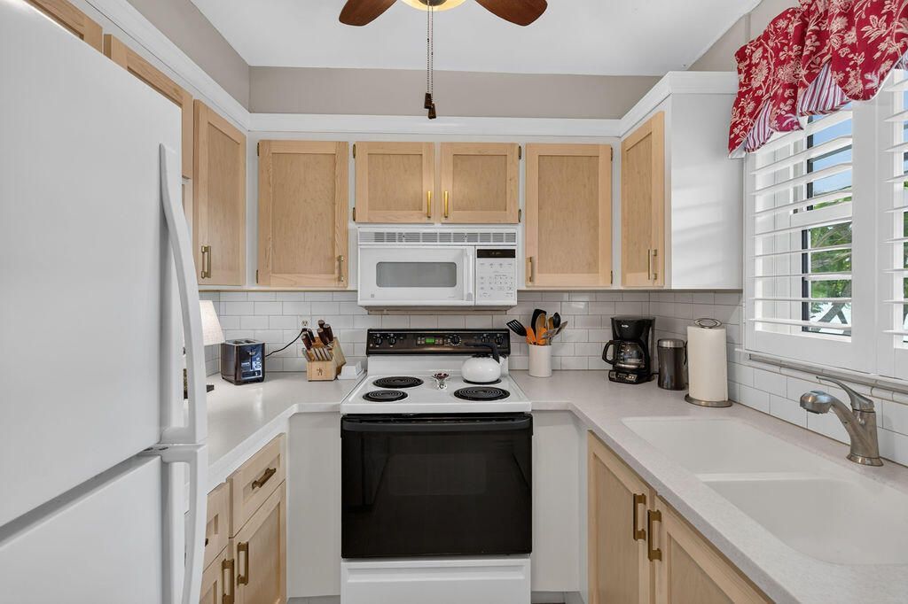 2929 SE Ocean Boulevard, Unit 121-6, Stuart, FL 34996 Photo