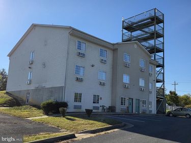 18 SIGNAL KNOB DRIVE , STRASBURG, VA 22641