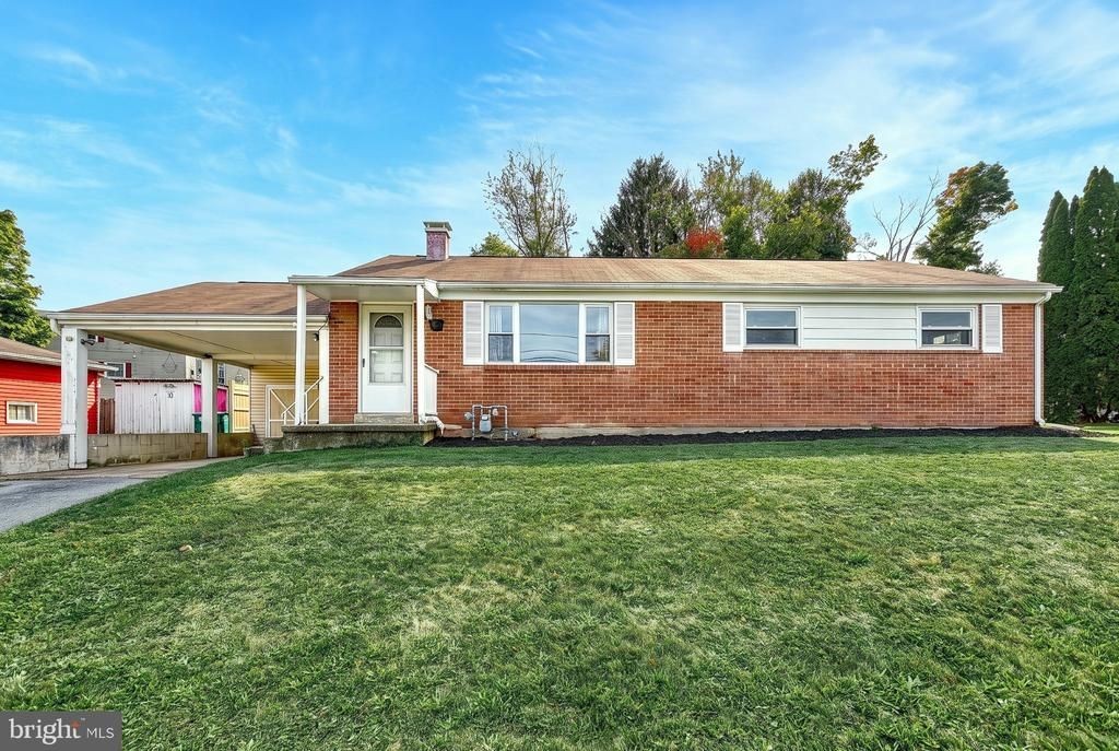 10 DULLES DRIVE E , CAMP HILL, PA 17011