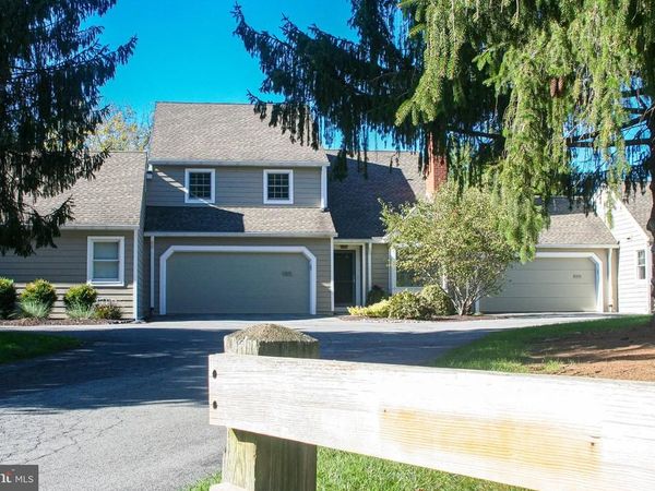 1971 MEADOW LANE, WYOMISSING, PA 19610