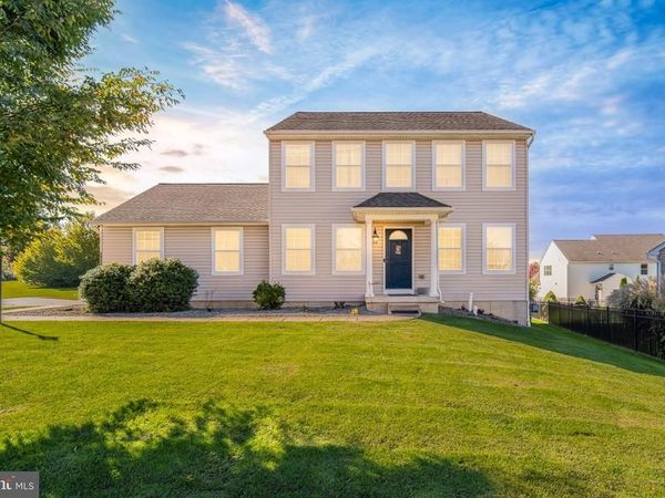 3910 E SLOWAY CIRCLE, YORK, PA 17402