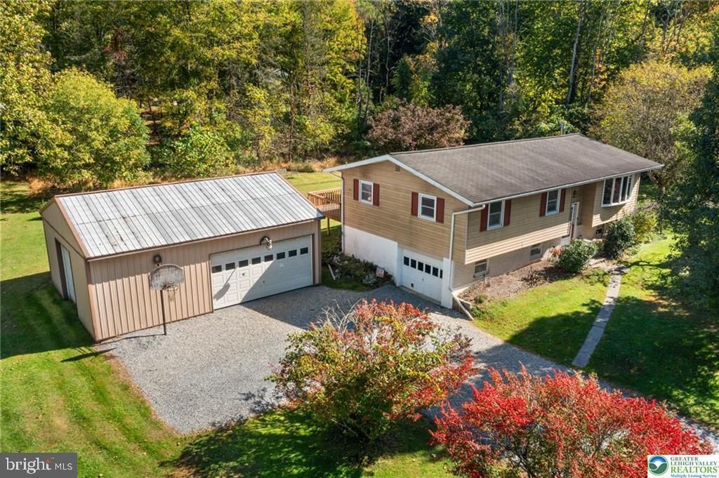 3073 COOKS CREEK ROAD , RIEGELSVILLE, PA 18077