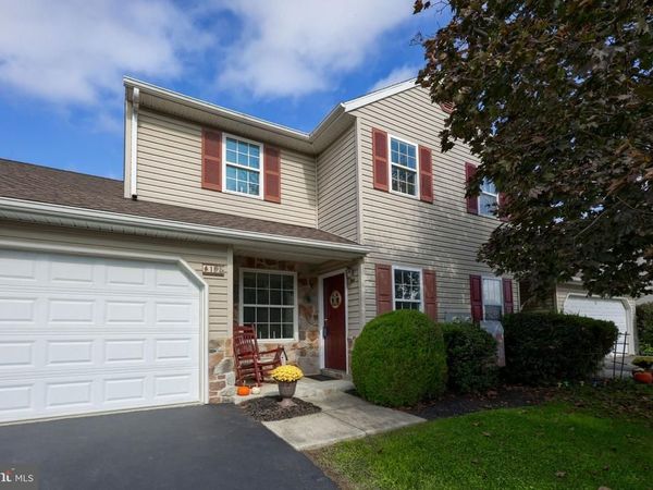 195 STRAWBERRY STREET , LEOLA, PA 17540