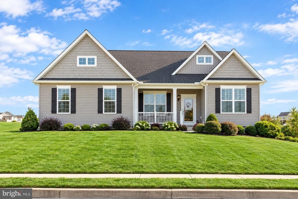 24 WHISPERING LANE , HANOVER, PA 17331