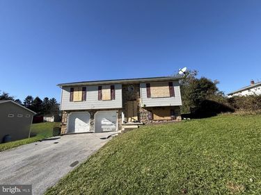 6524 FAIRFAX DRIVE , HARRISBURG, PA 17111