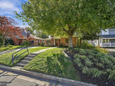 4840 33RD ROAD N , ARLINGTON, VA 22207