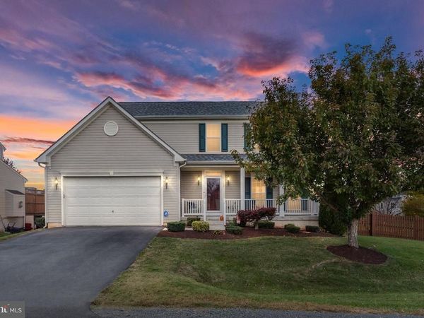 33 FARNSWORTH COURT, GERRARDSTOWN, WV 25420