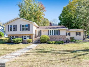 16203 SHEFFIELD DRIVE, DUMFRIES, VA 22025