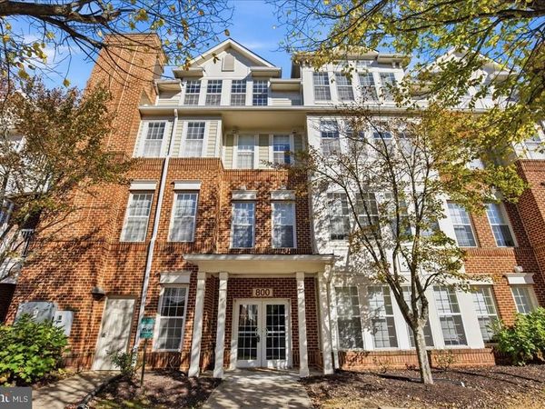 800 EDELEN STATION PLACE , Unit 301, LA PLATA, MD 20646