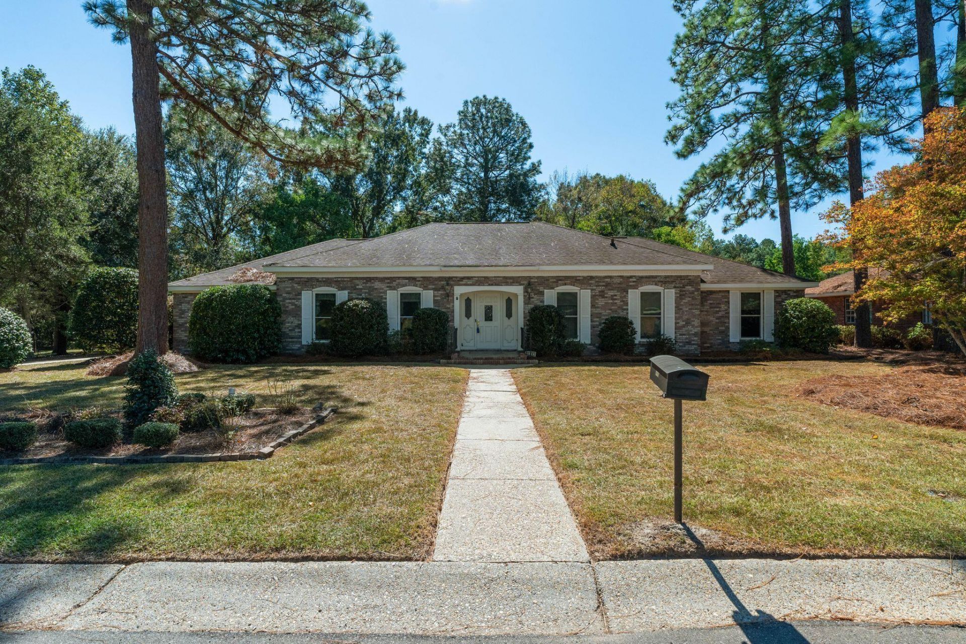 2100 Clayton Pl Hattiesburg, MS 39402
