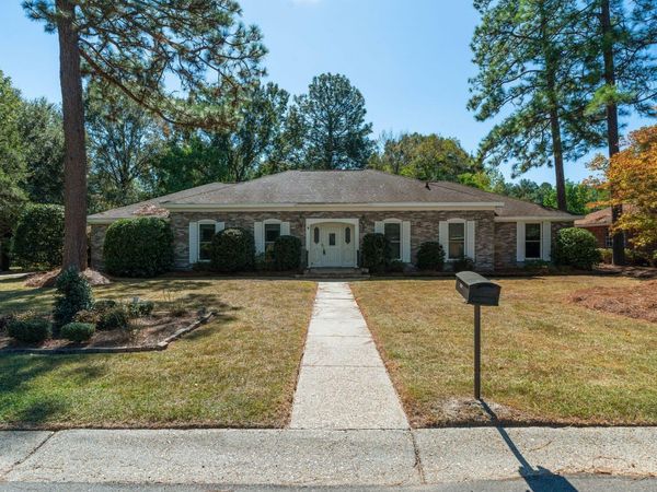 2100 Clayton Pl, Hattiesburg, MS 39402