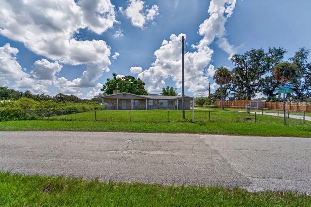 701 Fish Lips Lane, Ruskin, FL 33570 Photo