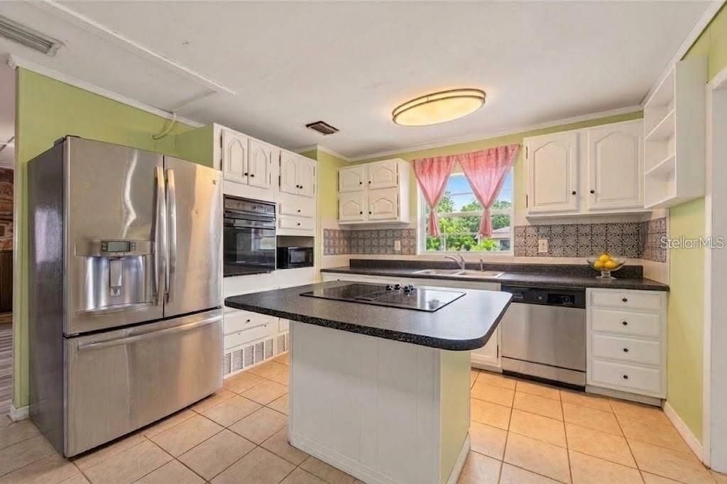701 Fish Lips Lane, Ruskin, FL 33570 Photo