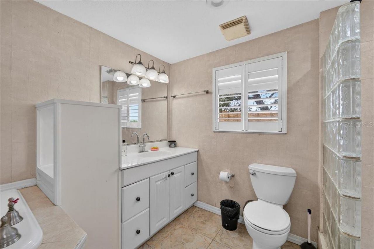 701 Fish Lips Lane, Ruskin, FL 33570 Photo