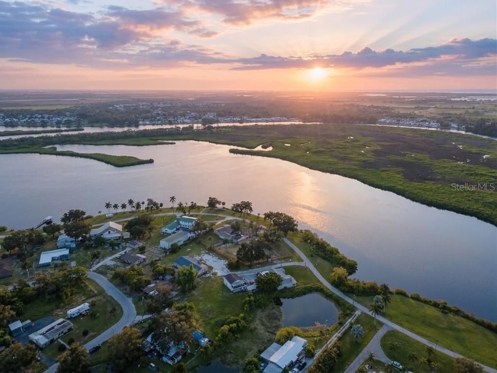 701 Fish Lips Lane, Ruskin, FL 33570 Photo