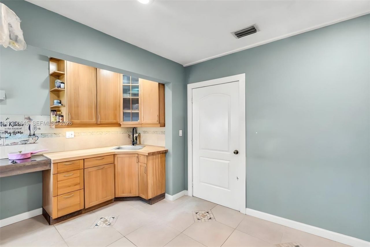 320 NW 132nd St, North Miami, FL 33168 Photo