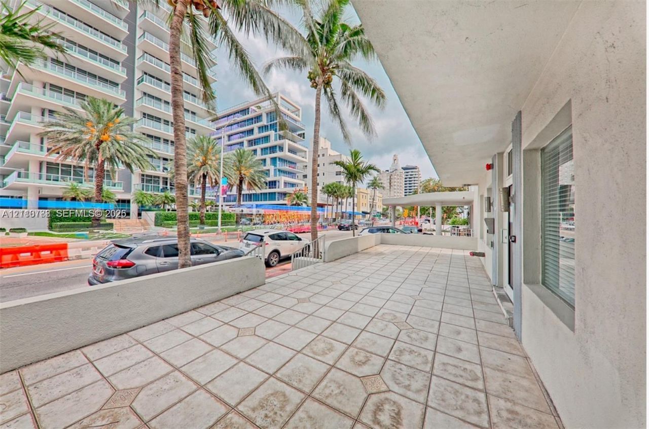 3710 Collins Ave , Unit N-202, Miami Beach, FL 33140 Photo
