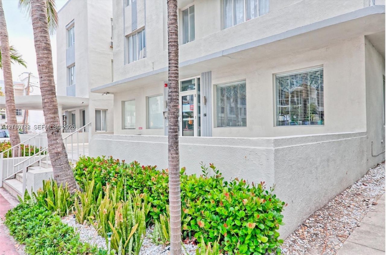 3710 Collins Ave , Unit N-202, Miami Beach, FL 33140 Photo