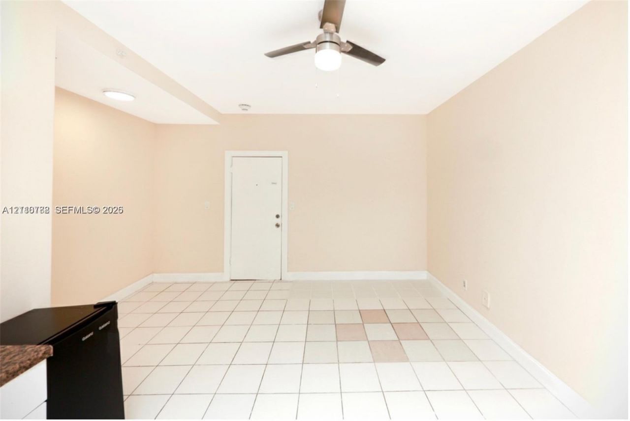 3710 Collins Ave , Unit N-202, Miami Beach, FL 33140 Photo