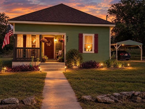 547 E Hill Street , Hamilton, TX 76531