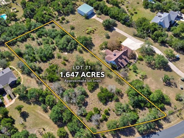 405 Saddlehorn DR, Dripping Springs, TX 78620