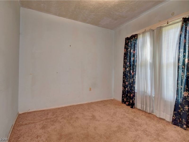 668 Mallison Avenue, Akron, OH 44307 Photo 12