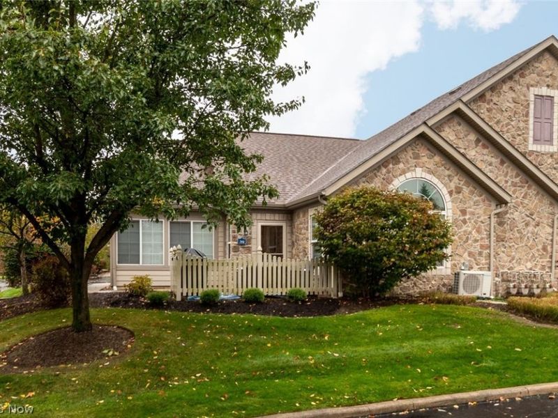 261 Arlington Drive, Aurora, OH 44202 Photo 2
