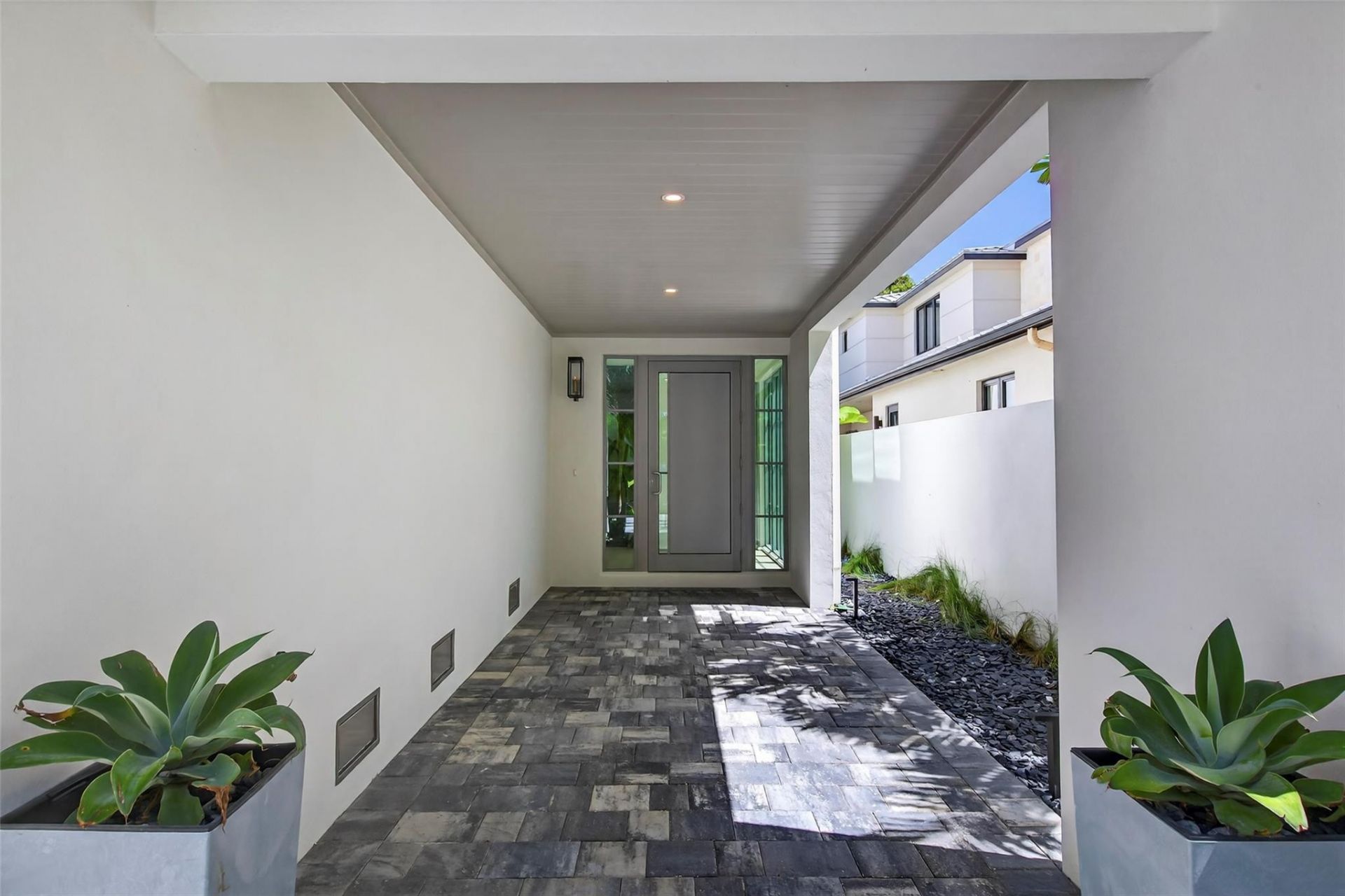 621 SW 5 Place, Fort Lauderdale, FL 33315 Photo