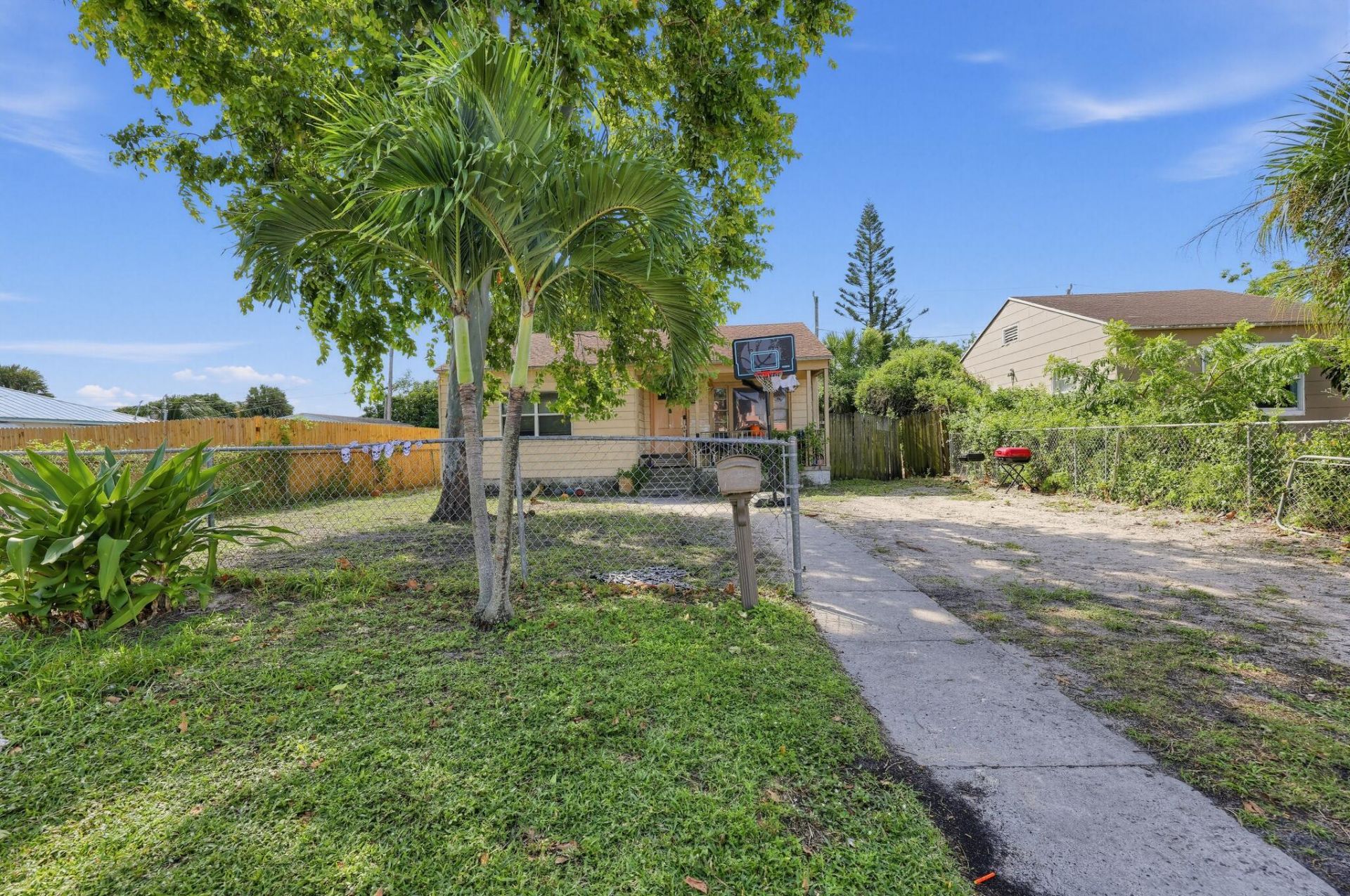628 58th Street, West Palm Beach, FL 33407 Photo