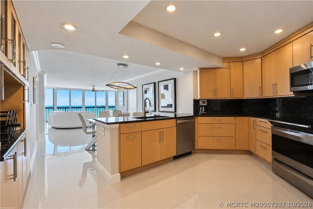 9500 S Ocean Drive, Unit 1805, Jensen Beach, FL 34957 Photo