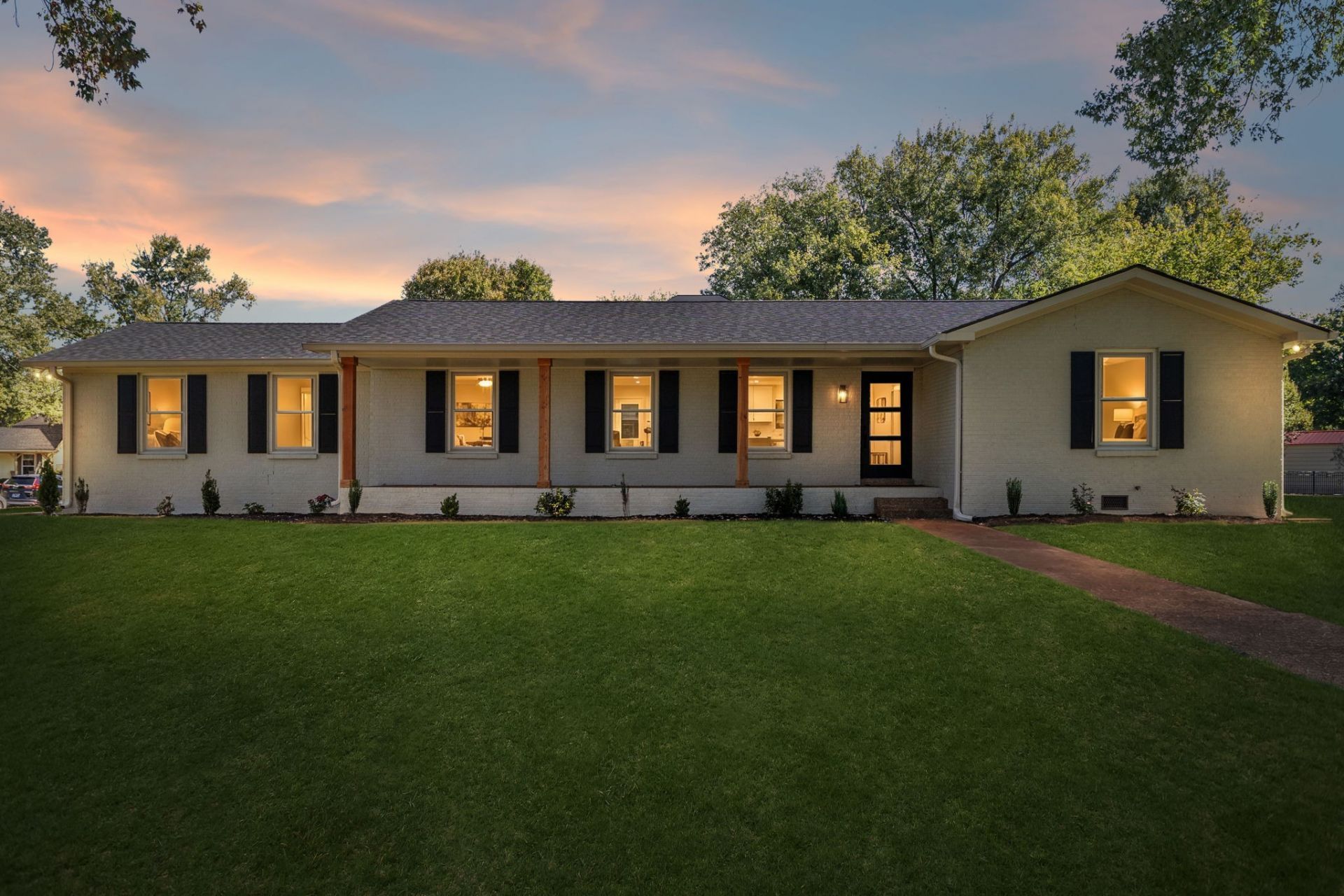 2242 Surrey Dr, Murfreesboro, TN 37129 Main Photo