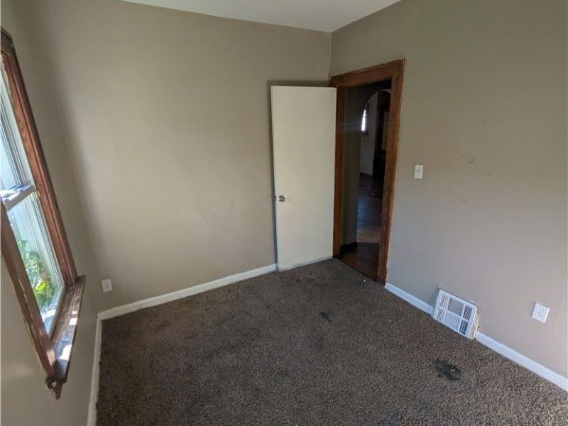 4619 E 175th Street, Cleveland, OH 44128 Photo 12