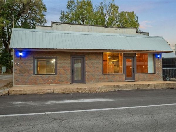 110 W Pickens Road , Pea Ridge, AR 72751