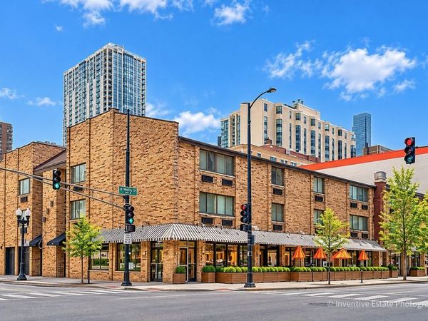 163 W Division Street, Chicago, IL 60610